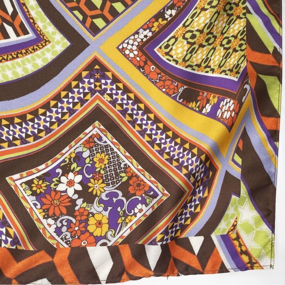 Urban Outfitters 70’s Psychedelic Floral Paisley Satin Square Scarf 29” x 29" - Picture 4 of 10
